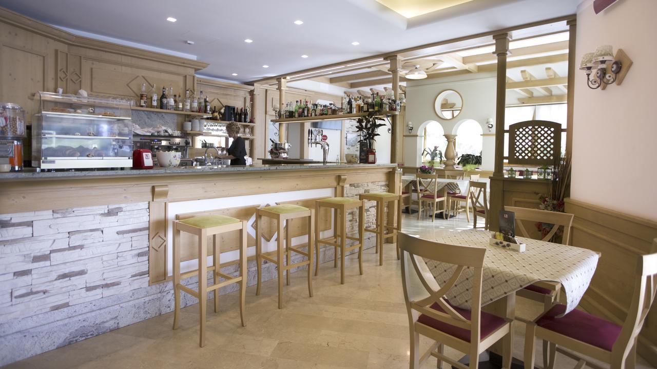 Alma Living Hotel- Al Girarrosto ヴェンゾーネ エクステリア 写真